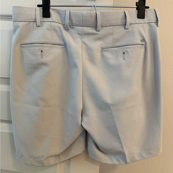 Peter Millar Salem Classic Fit Short Size 32 *8inch inseam* - Picture 2 of 3